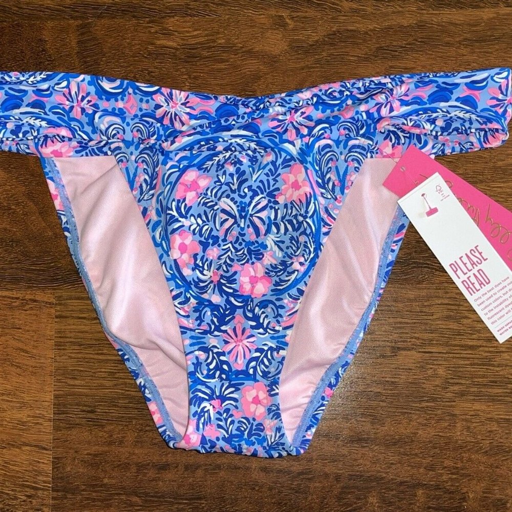 NWT; Lilly Pulitzer Trey Bottom in Blue Peri Takin it Easy